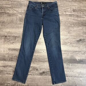 Levi’s Jeans Women’s 8 Blue Flatters & Flaunts Skinny Leg